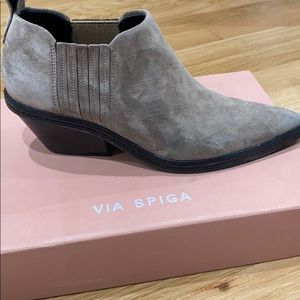 Via Spiga ankle boots- have tan and black
